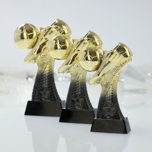 Figurka plastikowa złota R003/G/BK – piłka nożna, but, 3 rozmiary (16–21,5 cm) – zdjęcie 2