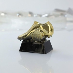 Figurka plastikowa złota R004-75\G\BK – piłka nożna, najlepszy strzelec, 7,5 cm – zdjęcie 2
