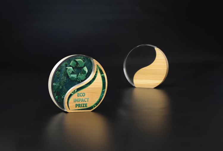 Trofeum akrylowe z drewnem AW002 – 18 cm – zdjęcie 3