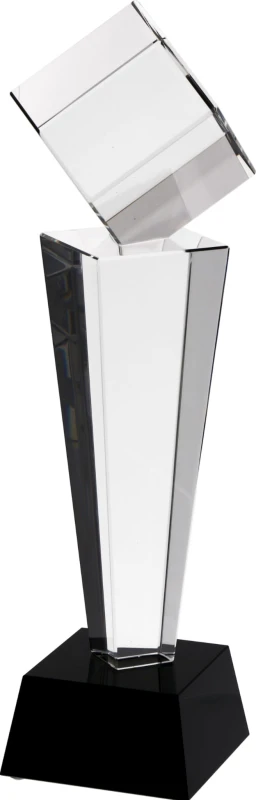 Krysztalowa-statuetka-z-grawerem-z-etui-C004.webp